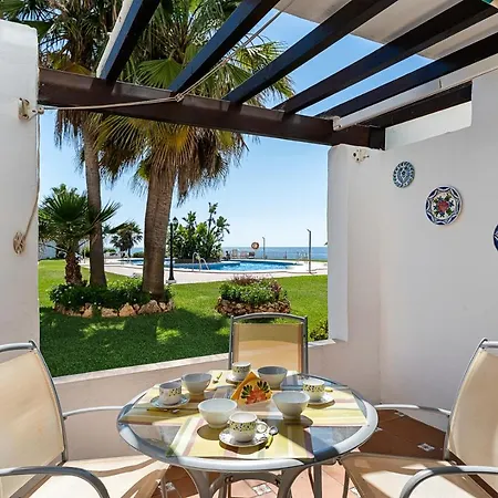 Apartamento En Primera Linea De Playa Lucera La Cala De Mijas